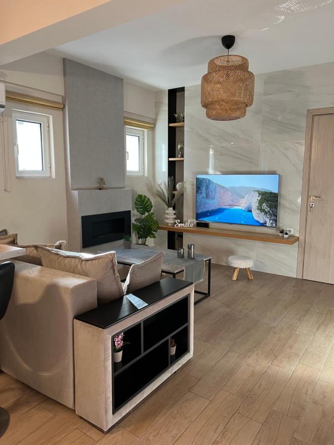 Vicky'S Studio Пирея Екстериор снимка